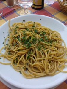 Spaghetti con aglio. olio, e pepperoncini