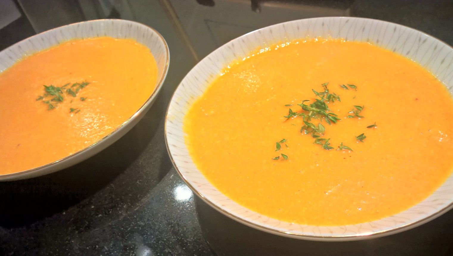 saffron-orange-carrot-soup
